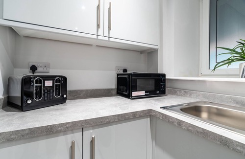 Airdrie Apartment | Refreshing Modern Apartment In North Lanarkshire