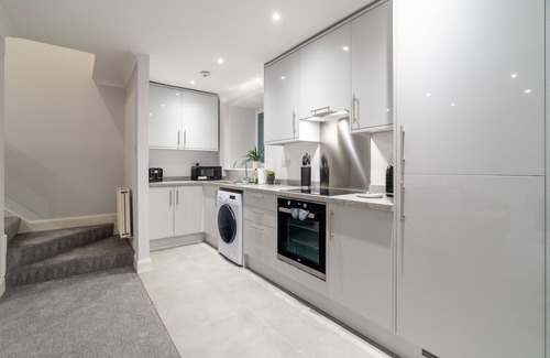 Airdrie Apartment | Refreshing Modern Apartment In North Lanarkshire