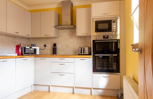Tillicoultry Apartment | Refreshing Modern Apartment in Tillicoultry