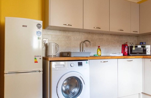 Tillicoultry Apartment | Refreshing Modern Apartment in Tillicoultry