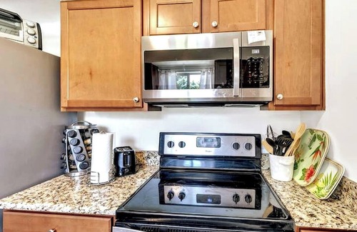 Longwood House | Refreshing Oasis with Massage Chair, Game Garage, Large Fenced Yard +Retro games