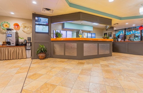 Downtown Myrtle Beach Condo | Refreshing Sea Glass Tower, 1 Bedroom Deluxe- City View
