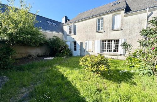 Port-Louis House | Refuge breton entre mer pierres et jardin