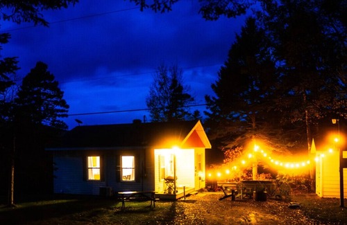 Saint-Tite-des-Caps Ski Chalet | Refuge Cozy, feu, bbq et plein air