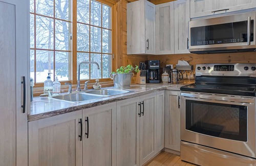 Nominingue Ski Chalet | Refuge du Grand Pic waterfront great lake Nominingue Golf, biking, mountain biking, fishing