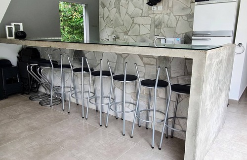 Guaratuba House | Refuge on Guaratuba beach, immersed in the Restinga de Bertioga State Park