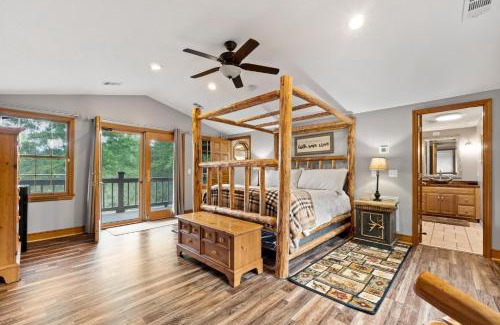 Griffin House | Refuge Ranch Lodge Cozy Log Cabin by the Lake Privacy Weddings
