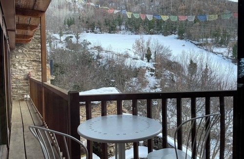La Guingueta d'Aneu Cottage | Refugi Orfila, independent rural house, ideal for families.