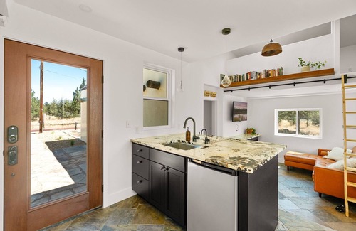Terrebonne Apartment | Refugio De Smith: Whimsical Couples Getaway at Smith Rock State Park