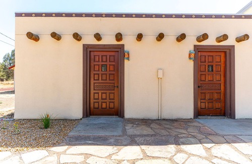 Terrebonne Apartment | Refugio De Smith: Whimsical Couples Getaway at Smith Rock State Park
