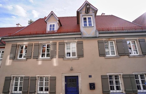 Altstadt House | RefuKium "Alte Brennerei" in the city center of Weißenburg for 6 persons