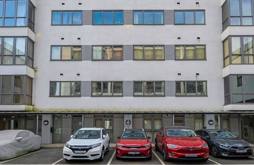 Basingstoke Apartment | Refurbished 2BR | Festival Place | FREE PARKING