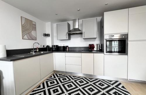 Basingstoke Apartment | Refurbished Apartment 2 Bath 2 Bedroom Wlift!