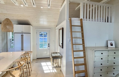 Frontenac Cottage | Refurbished cottage on Loughborough Lake w/deck featuring sunset views.