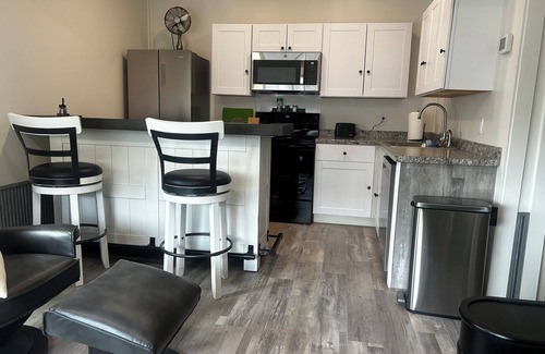 Augusta House | Refurbished Jail Charming 2-bedroom with AC, WiFi in beautiful Augusta, Montana