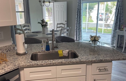 The Villages Villa | Refurbished villa with golf cart, great location, corner lot