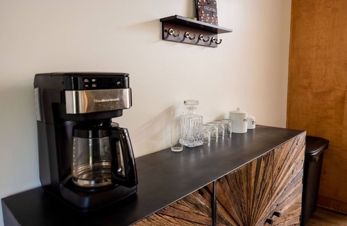 Pauline House | Refurnished House | Ideal for Long Stays!
