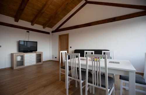 Becerrea House | Refuxio de Lamas