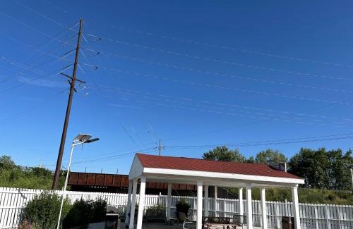 Lincoln Hotel | Regal 8 Inn & Suites