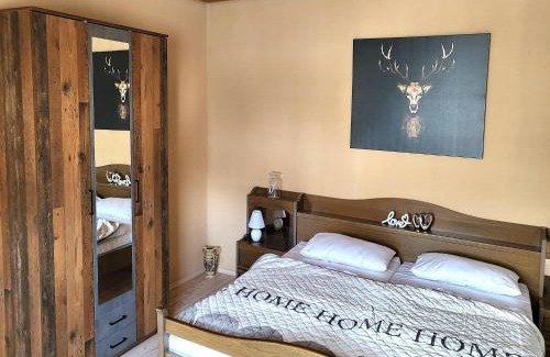 Pracht Apartment | Regal Apartment in Pracht with Garden and Grill