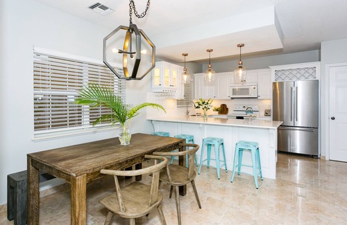 Seven Mile Beach Condo | Regal Beach Club 112-Stunning Condo-Fabulous Complex-Walking distance to all!