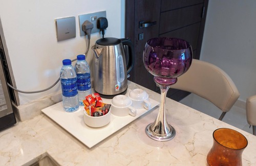 Business Bay Apartment | Regal Living 3B City View King size Bed