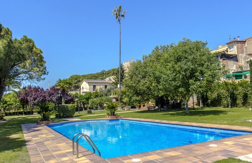 Santa Oliva Villa | Regal Retreat with extra large pool near Sitges