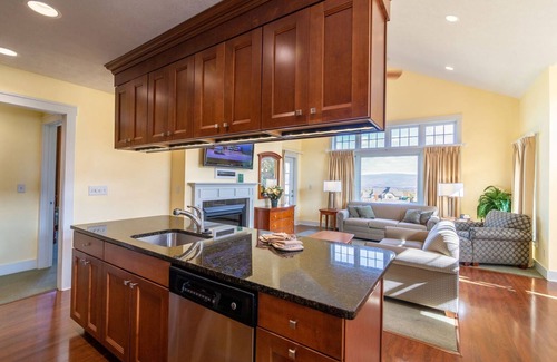 McGaheysville House | Regal Vistas Luxury Two Bedroo