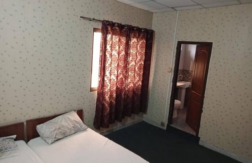 Mall Road Hotel | Regale Internet Inn