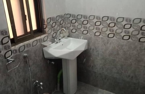 Mall Road Hotel | Regale Internet Inn