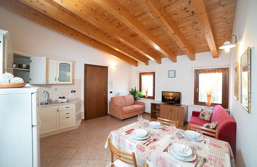 Pacengo Apartment | Regarda - apartment "Eden 2" with lake view, pets allowed