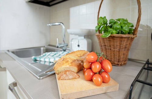 Cola Apartment | Regarda - cozy apartment L'Archetto with private garden, WiFi, pool