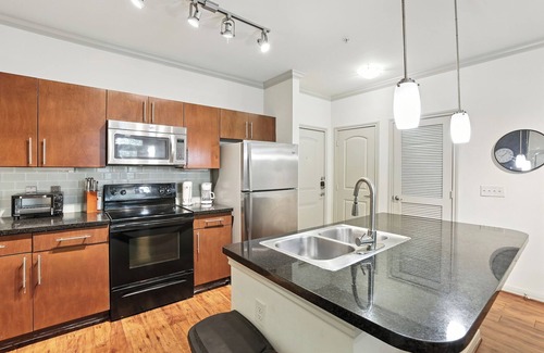 South Main Apartment | Regards At Med Center 262 I Comfy 2 Bed 2 Bath