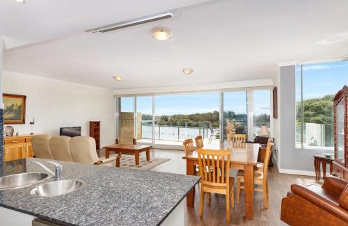 Forster Apartment | Regatta 13