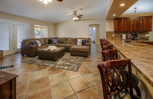 Lake Havasu City House | Regatta 4 bedrm POOL & Hot Tub home with Casita!