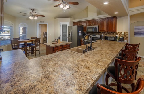Lake Havasu City House | Regatta 4 bedrm POOL & Hot Tub home with Casita!