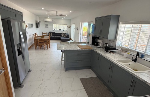 George Town Villa | REGATTA VIEW Newly built 3-bed House, Water Front Views. George Town, Exuma.