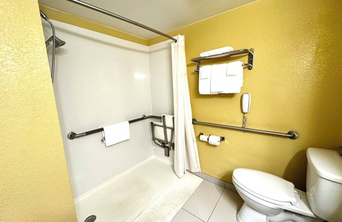 New London Hotel | Regency Inn and Suites - Non Smoking King