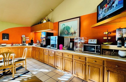 Stilwell Hotel | Regency Inn And Suites
