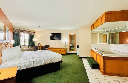 Stilwell Hotel | Regency Inn And Suites