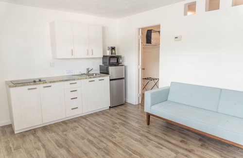 Indian Beach Sapphire Shores Hotel | Regency Inn & Suites