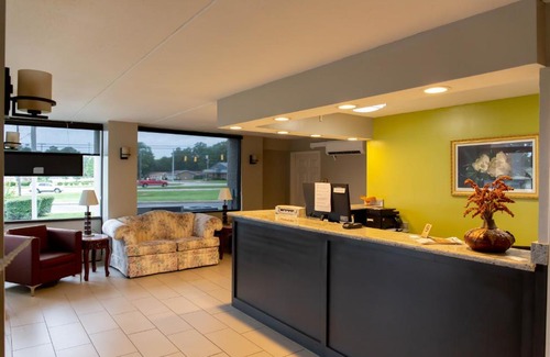 Monroeville Hotel | Regency Inn