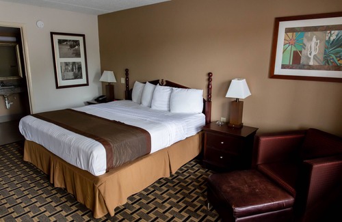 Monroeville Hotel | Regency Inn