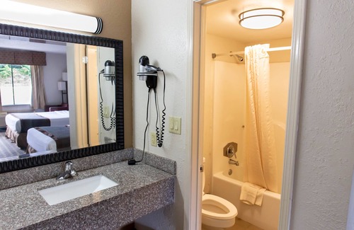 Monroeville Hotel | Regency Inn