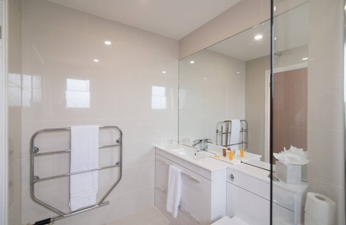 Ashmore Green Hotel | Regency Park Hotel