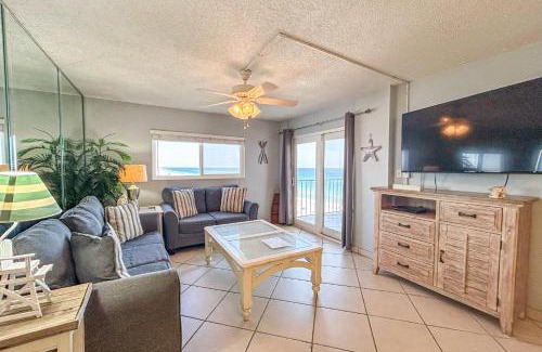 Biltmore Beach Apartment | Regency Towers 823