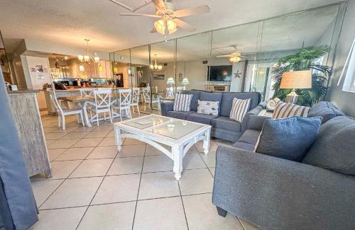 Biltmore Beach Apartment | Regency Towers 823