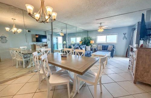 Biltmore Beach Apartment | Regency Towers 823