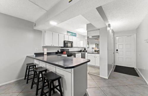 Biltmore Beach Apartment | Regency Towers 207 - Sleeps 8 -East-Gulf Overview