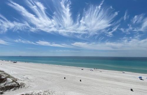Biltmore Beach Apartment | Regency Towers 1018 Beachfront unit